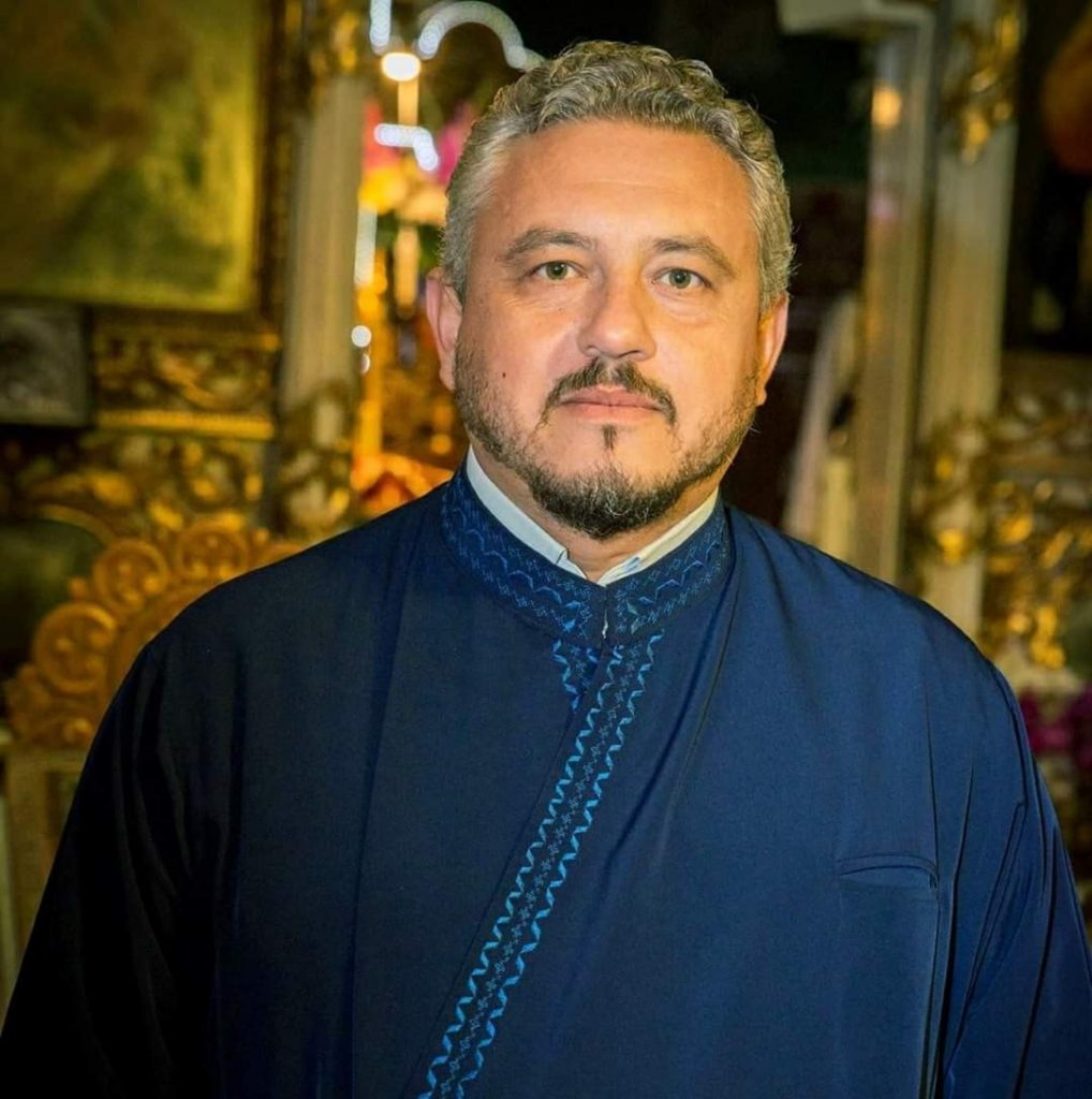 Imagine Stire Un preot din Onești și-a anunțat enoriașii pe internet că a fost  confirmat cu COVID-19. El a fost internat la spital | 2review.ro