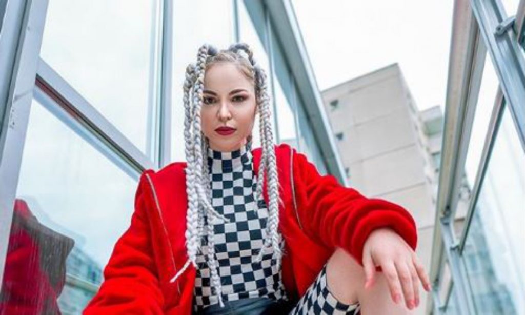 Imagine Stire Alessia susține că a trăit clipe de coșmar de când a revenit din Marea Britanie. “Copilul meu e traumatizat! Am luat și amendă 1.000 de lei pentru că…” | 2review.ro