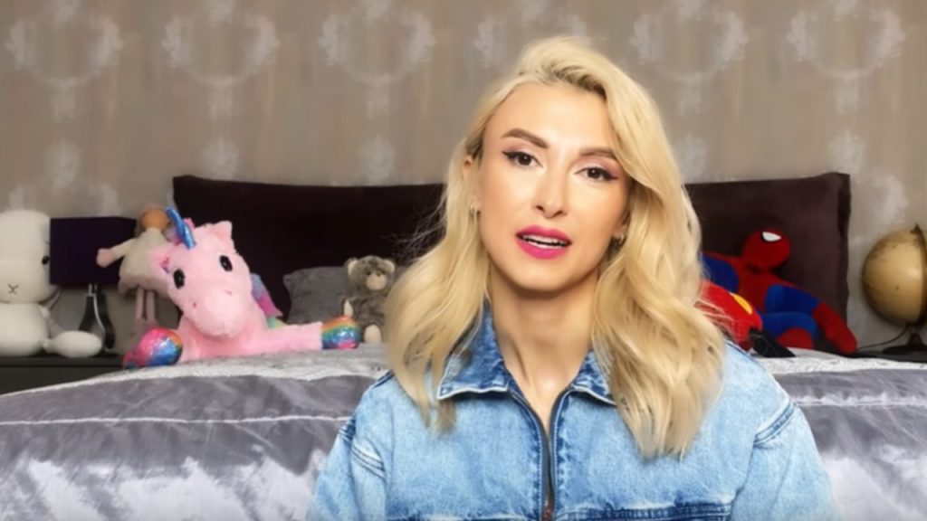 Imagine Stire Andreea Bălan, în război cu fanii după ce s-a fotografiat aşa: „Zău…” | 2review.ro