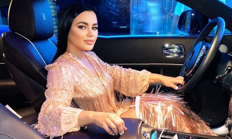 Imagine Stire Bomba anului în showbiz. Carmen de la Sălciua, într-o relație cu Alex Bodi? ”A venit și bijuteria, mulțumesc…” | 2review.ro