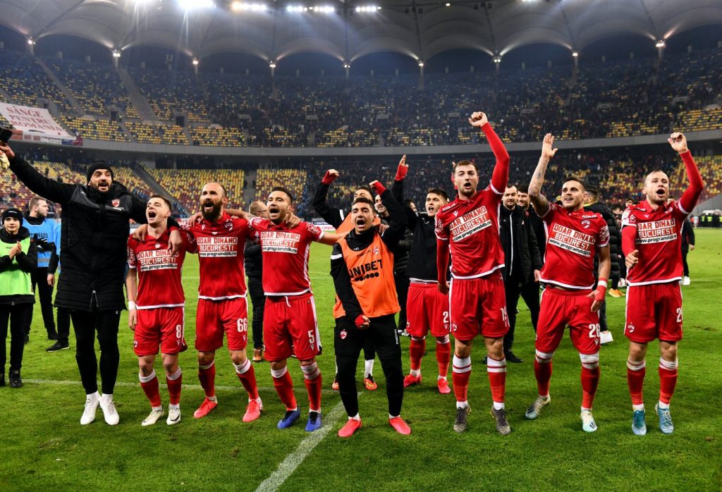 Imagine Stire Scandal la Dinamo » „Câinii” au pus-o de-o grevă: „N-am mai luat salariul de trei luni!” | 2review.ro