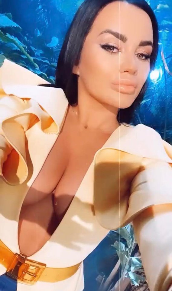 Vedeta nu mai are nicio inhibiție