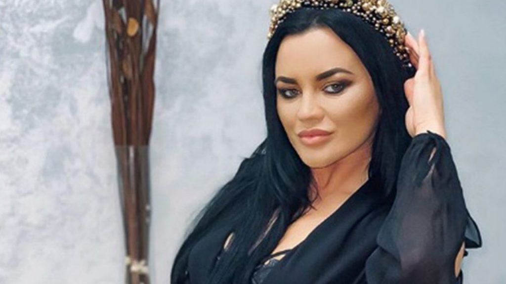 Imagine Stire Carmen de la Sălciua ”lovește” cu o nouă inervenție estetică! Nu-s buzele, nasul sau sânii, ci… | 2review.ro