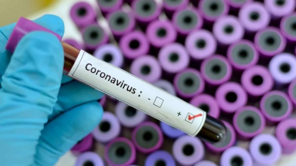 Imagine Stire Un angajat al unei școli gimnaziale din Iași a fost infectat cu noul coronavirus. Măsurile luate pentru protecția elevilor | 2review.ro