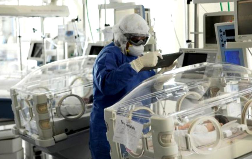 Imagine Stire Medicilor nu le-a venit să creadă! Tripleți născuți infectați cu noul coronavirus! Părinții lor, depistați negativi | 2review.ro