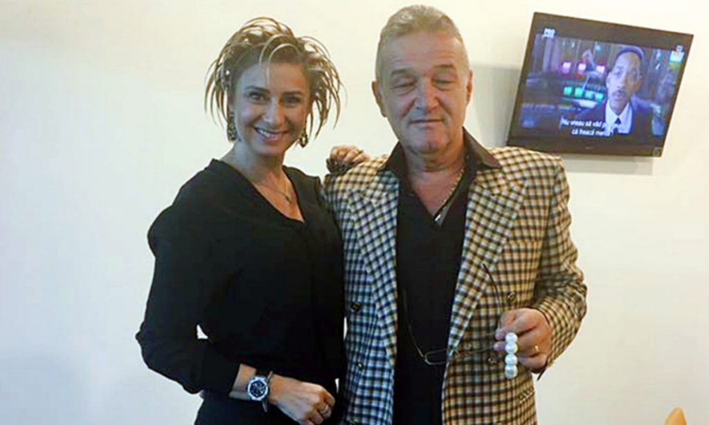 Imagine Stire Anamaria Prodan a fost atee, dar Gigi Becali a adus-o cu fața spre Dumnezeu. “Îmi trimite cărți și îmi dă test!” | 2review.ro