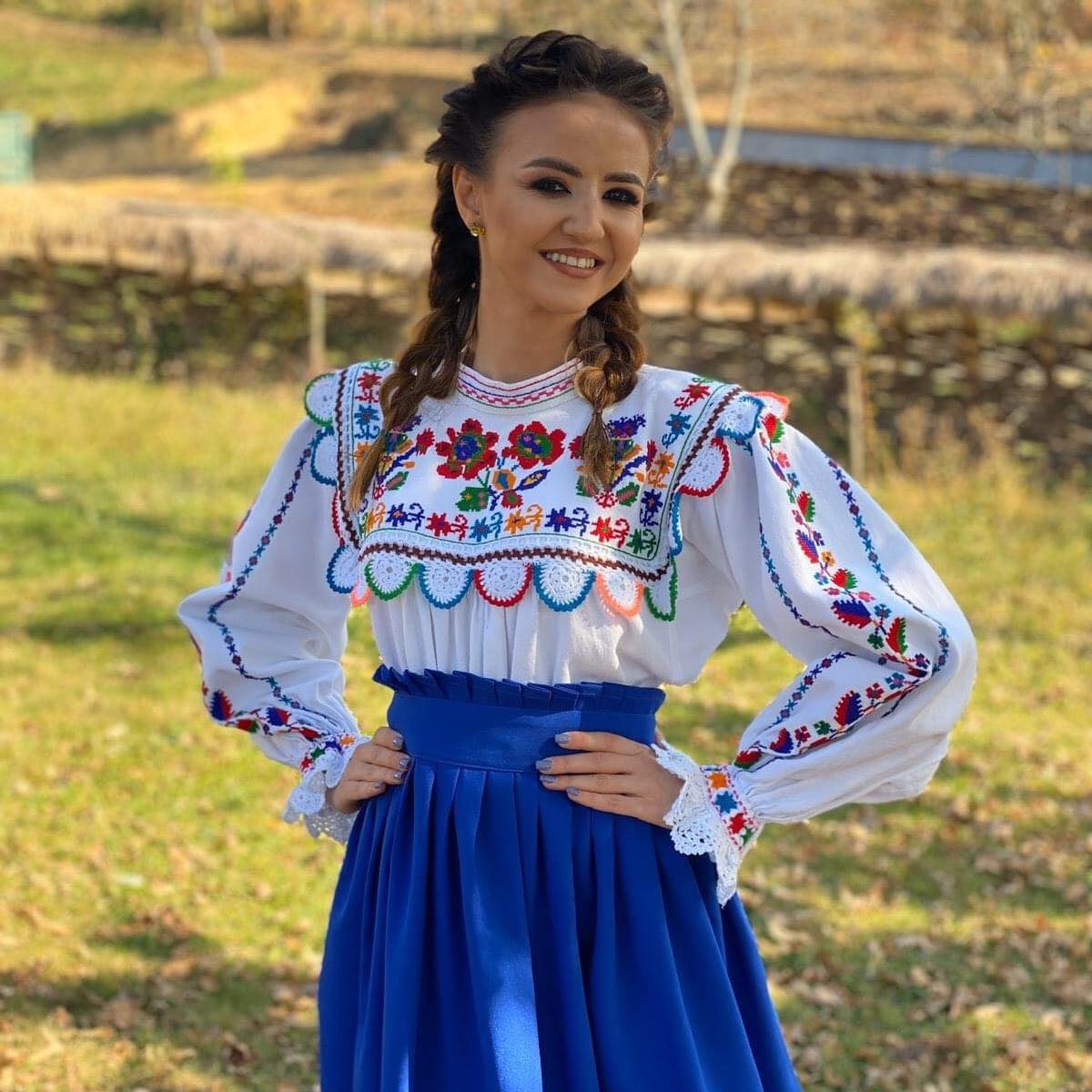 Cântăreața Lavinia Pop, amintiri emoționante: ”Învățam cântece ...
