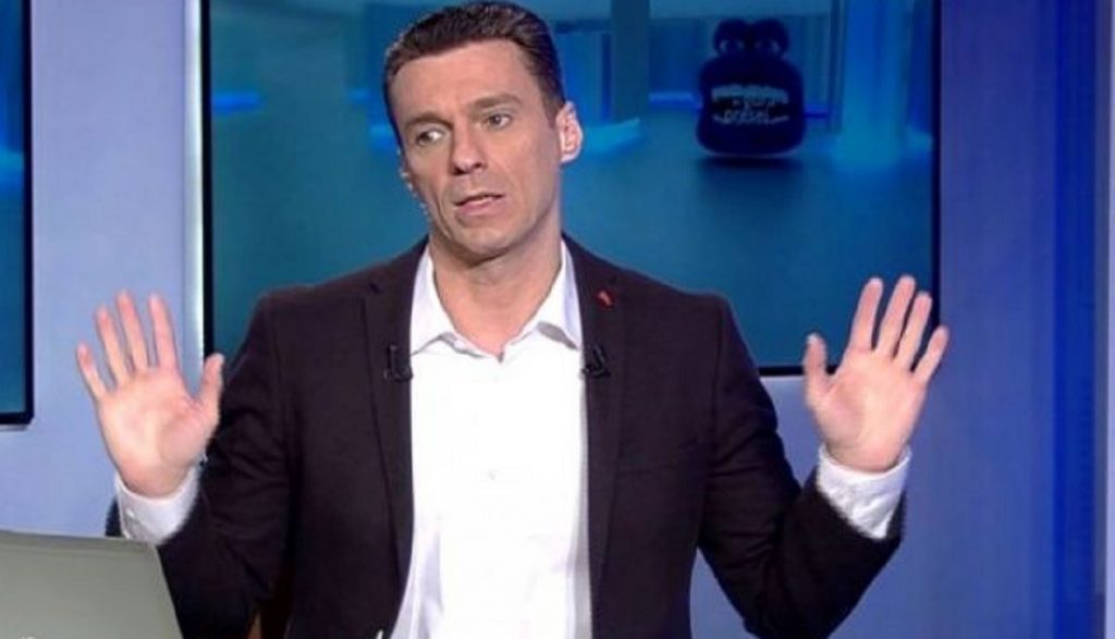 Imagine Stire Mircea Badea, băgat în sperieți! Ce i s-a întâmplat moderatorului de la Antena 3, în plină stare de alertă: „Dacă unul dintre ăia avea virusul…M-am năpustit” | 2review.ro
