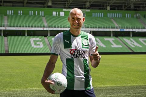 Imagine Stire Robben revine pe teren la un an după retragerea din fotbal | 2review.ro