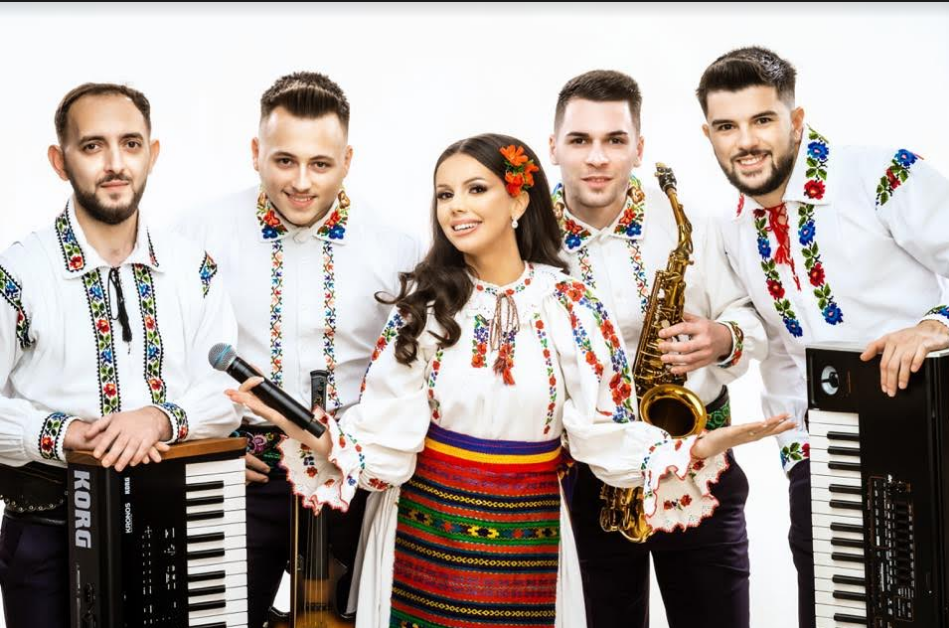 Imagine Stire Veste cumplită pentru o cunoscută cântăreață de muzică populară! Bunicii ei, infectați cu coronavirus: ”Cele mai negre clipe!” | 2review.ro
