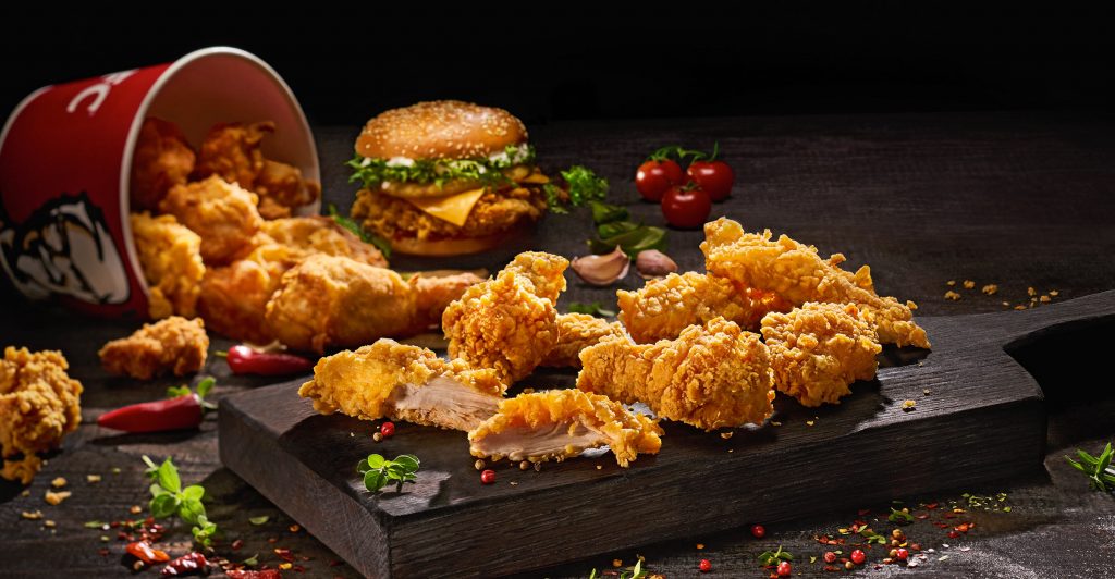 Decizia radicală luată de KFC. Cum se va produce celebrul pui servit în restaurante