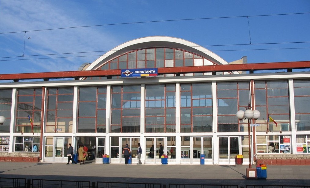 Imagine Stire Ce a pățit o româncă după ce s-a dat turistă străină și a cerut o Cola în gara din Constanța | 2review.ro