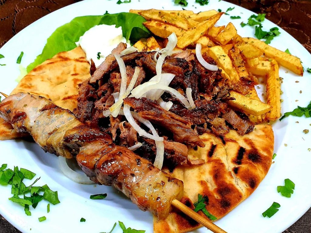 Imagine Stire Cea mai bună reţetă de souvlaki, de făcut acasă. Reţeta străveche grecească | 2review.ro