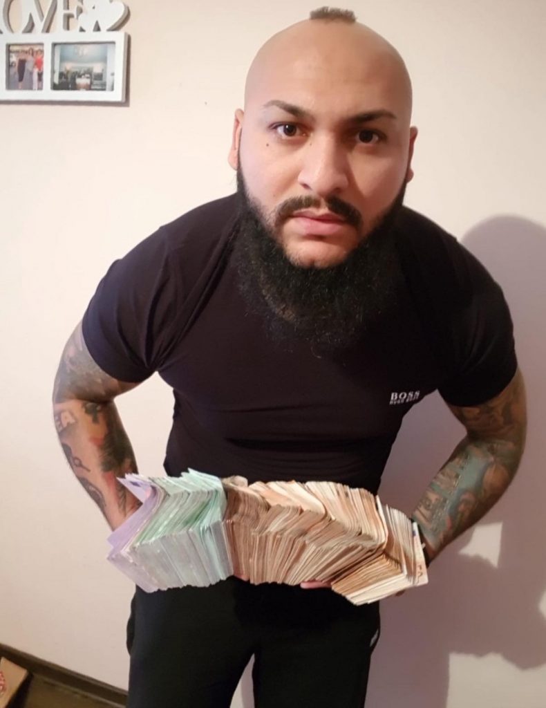 Imagine Stire Dani Mocanu a luat foc! Declarații umilitoare ale celebrului manelist: „Ați început să-l copiați toți pe Salam” | 2review.ro