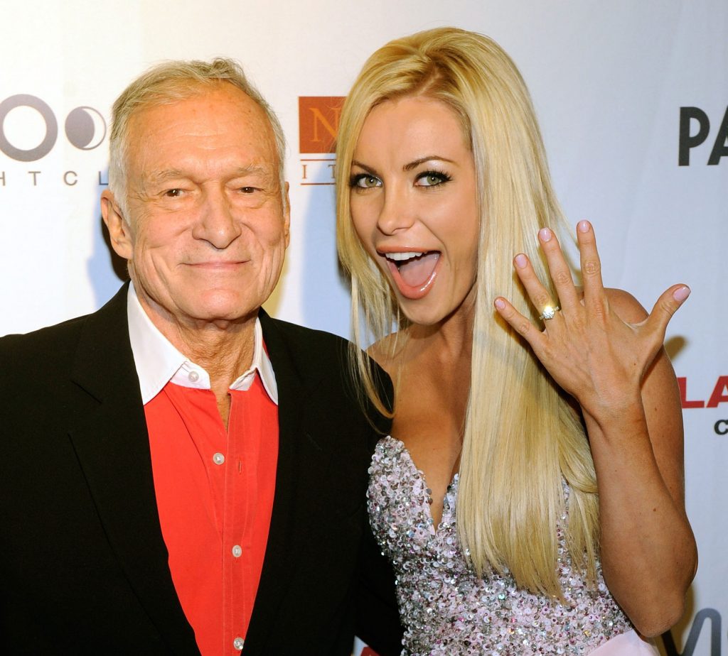 Imagine Stire Văduva lui Hugh Hefner și-a expus iubitul tinerel! Cei doi au avut parte de o vacanță romantică și nu s-au sfiit să își arate pasiunea | 2review.ro