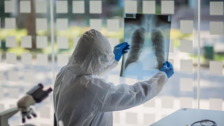 Imagine Stire Coronavirus în România. Cifre alarmante! 555 de infectări în ultimele 24 de ore. Bilanț: 30.175 | 2review.ro
