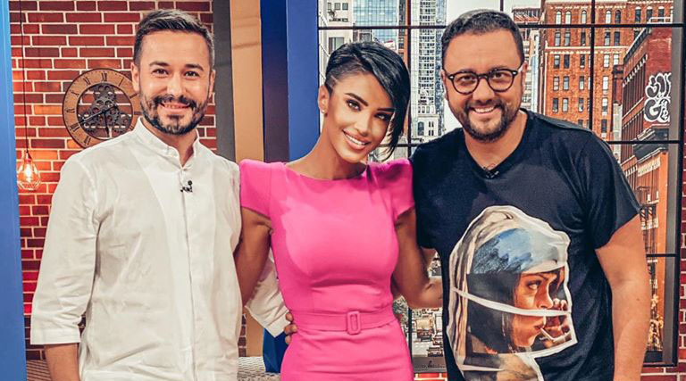 Imagine Stire Adelina Pestrițu își dorește să prezinte o emisiune: “Am primit multe oferte să mă reîntorc”. A dezvăluit câte operații și-a făcut, de fapt, la nas | 2review.ro