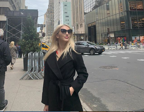 Imagine Stire Alexandra Becali, petrecere nebună la mare cu băutură și muzica lui Jador. VIDEO | 2review.ro