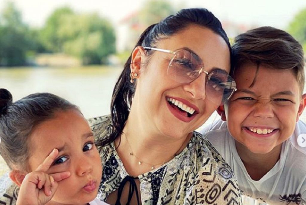 Imagine Stire Modestie ieșită din comun! Ce gest a făcut Andra Măruță pentru familia sa, în plină pandemie: „Parcă ar fi o masă de cinci stele” | 2review.ro