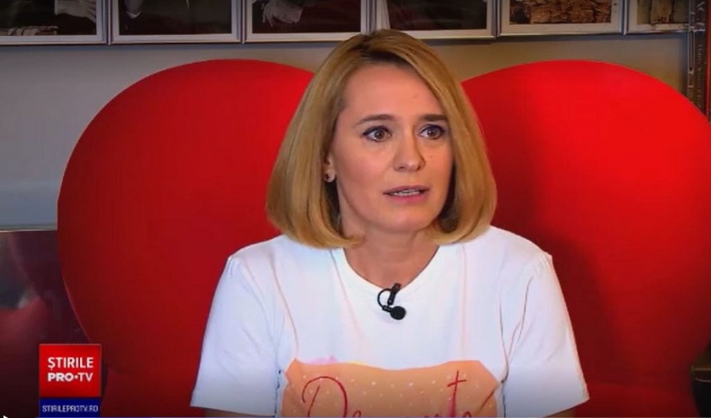 Imagine Stire Andreea Esca, prima apariție la TV după ce a contractat noul coronavirus! Cu lacrimi în ochi, a făcut mărturii de la Știrile Pro TV care îți dau fiori | 2review.ro