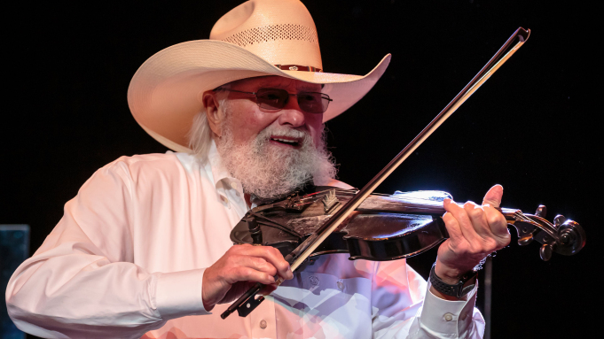 Imagine Stire Una dintre legendele muzicii country s-a stins din viață. Artistul Charlie Daniels a decedat în urma unui accident vascular cerebral | 2review.ro