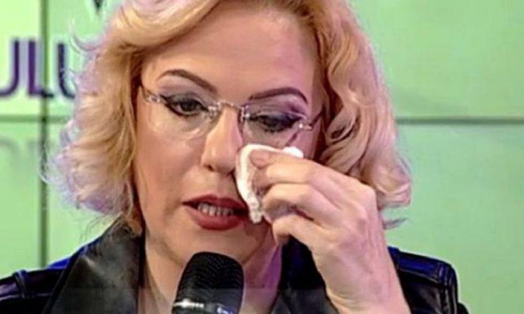 Imagine Stire Raluca Moianu, prinsă în pădure cu amantul. Imaginile scandaloase care i-au ruinat căsnicia | 2review.ro