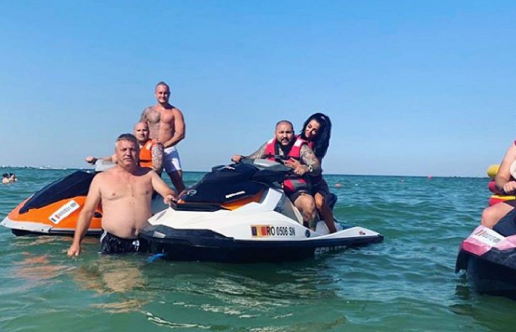 Imagine Stire Dani Mocanu a dat lovitura! „Și-a tras” iubită sexoasă și a postat primele imagini cu bruneta | 2review.ro