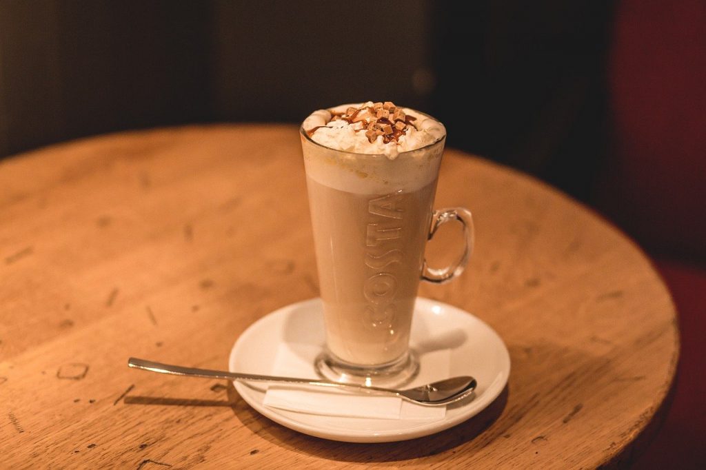 Imagine Stire Cum să faci cel mai bun frappe ice caffe! Reţeta specială cu ingredientul verii | 2review.ro