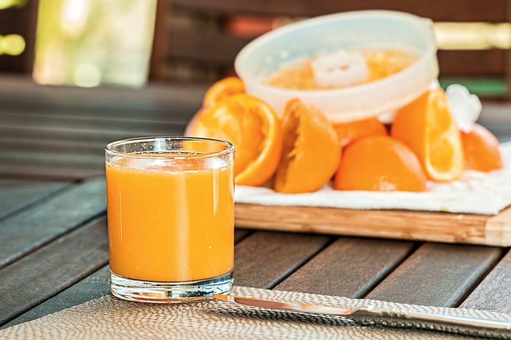 Imagine Stire Cele mai simple şi ieftine reţete de sucuri fresh pe timp de vară. Te răcoreşti acasă, fără prea mare efort | 2review.ro