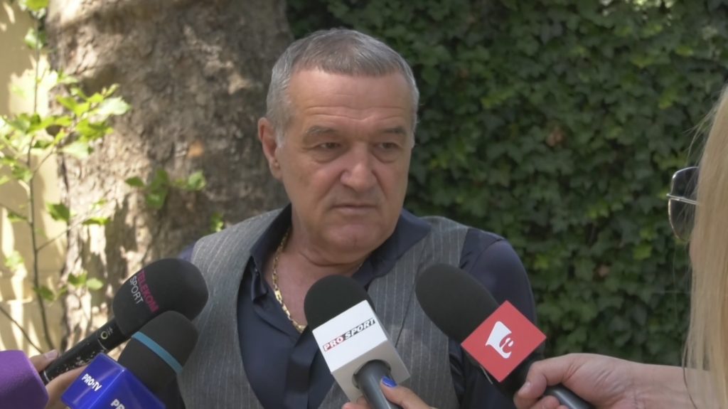 Imagine Stire Motivul lui Gigi Becali să nu poate mască de protecție: „La mine este altceva…nu are cum sa fie niciun fel de microb” | 2review.ro