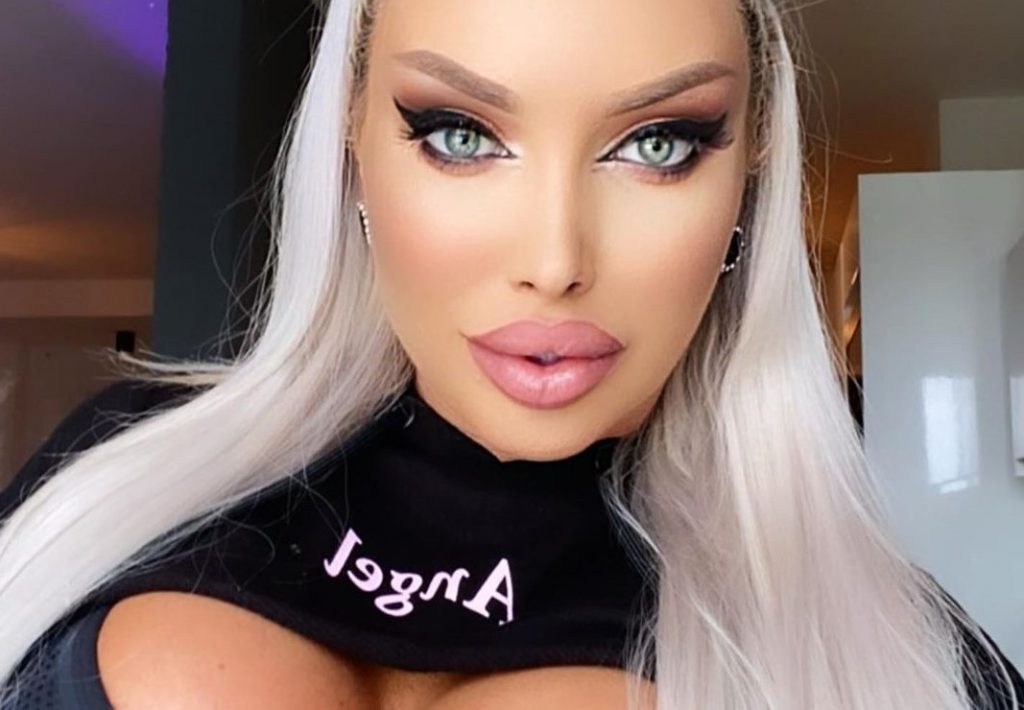 Imagine Stire FOTO | Loredana Chivu și-a etalat noul „tuning” la plajă! Ce blondă celebră a însoțit-o | 2review.ro