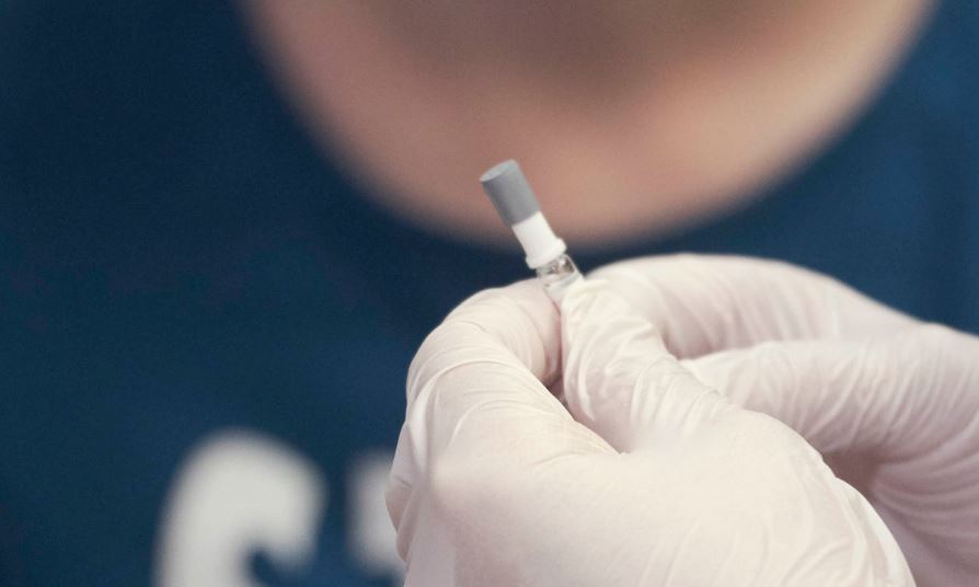 Imagine Stire Anunț important din partea OMS: Nu vă aşteptaţi la vaccinări împotriva Covid-19 înainte de începutul anului 2021 | 2review.ro
