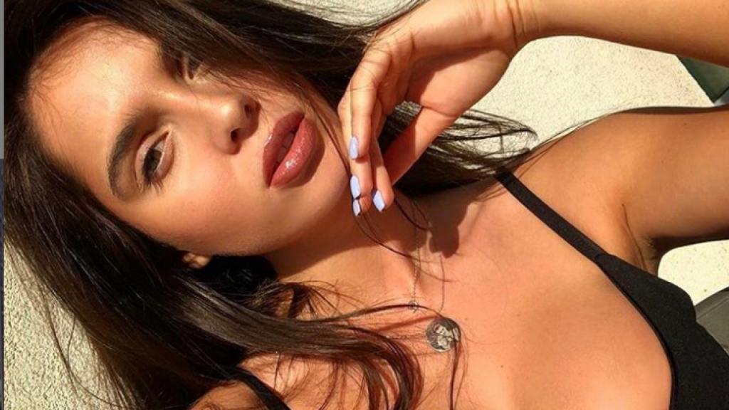Imagine Stire GALERIE FOTO: Medeea Turcescu, prietena lui Florin Tănase, una dintre cele mai sexy iubite de fotbaliști! | 2review.ro