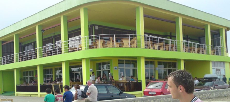 Imagine Stire Un tânăr de 17 ani, umilit în ultimul hal la restaurantul din Costinești unde lucra! Ce a pățit | 2review.ro