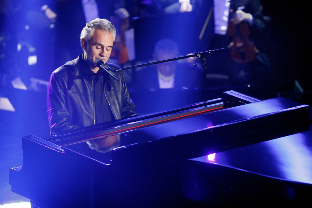 Imagine Stire Andrea Bocelli s-a declarat „umilit” de măsurile impuse de pandemie în Italia! | 2review.ro
