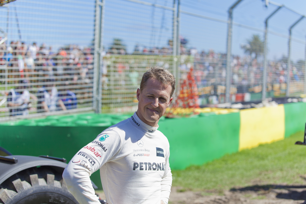 Imagine Stire Cu ce sechele a rămas, de fapt, Michael Schumacher după accidentul de schi!  | 2review.ro