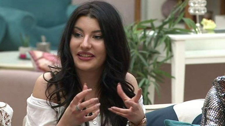 Imagine Stire Dezvăluiri incendiare! Cine este bărbatul celebru alături de care și-a petrecut prima noapte de amor Thalida de la „Puterea dragostei” | 2review.ro