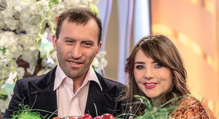 Imagine Stire Noi detalii despre Vulpița și Viorel, după ce au fost confirmați cu Covid-19. Internauții le-au sărit în cap și îi acuză că mint! | 2review.ro