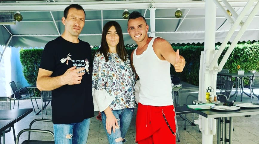 Imagine Stire Mihai Trăistariu, declarații acide: “90% din showbizul românesc este praf vocal”. Condiția pusă ca să lanseze o melodie cu Vulpița | 2review.ro