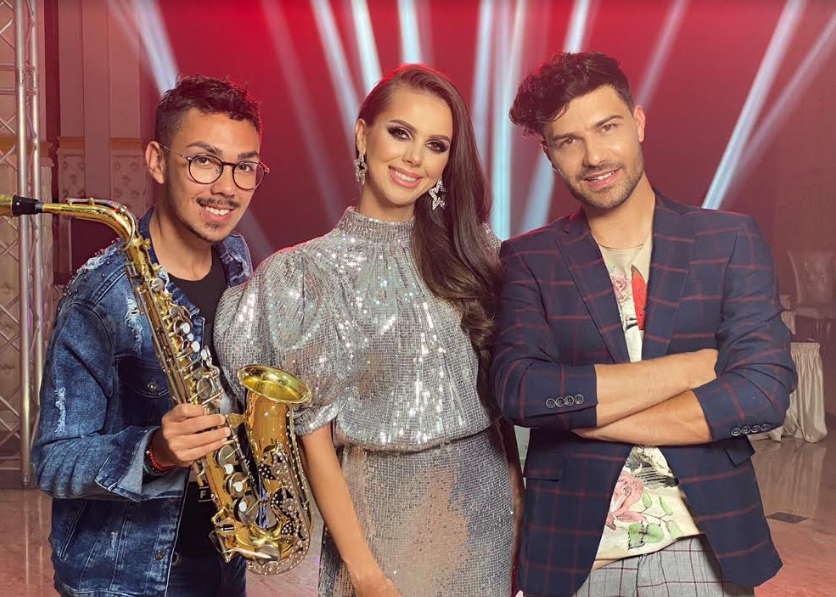 Imagine Stire HIT-ul verii vine din întâmplare! Karym, ”Prințesa” și ”Regele” își șochează fanii: ”Nebunie!” | 2review.ro