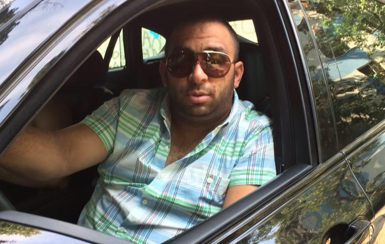 Imagine Stire FOTO | Războiul declanșat de uciderea lui Emi Pian deja a început! Ce s-a întâmplat ieri la casa tatălui criminalului | 2review.ro