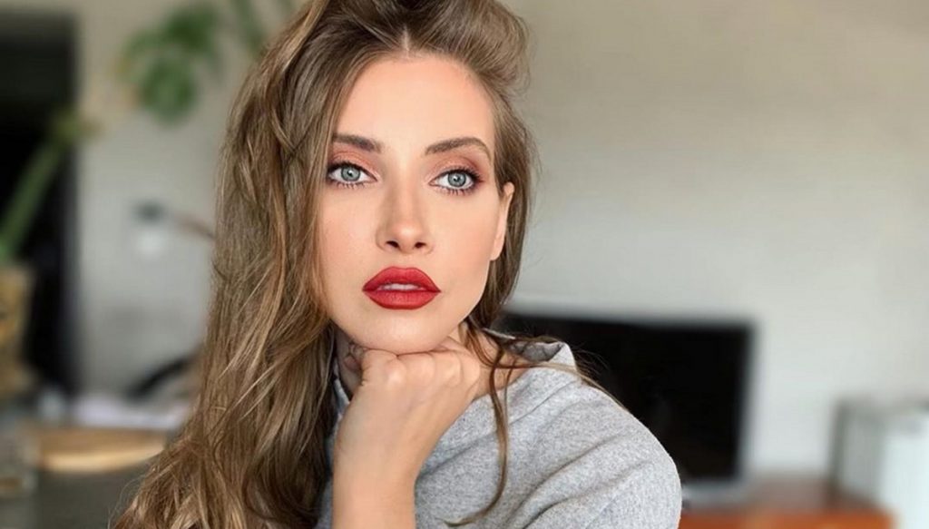 Imagine Stire Iulia Albu, dată afară din grupul mămicilor de la școala fiicei sale: ”Sincer, eu nu reacționez bine la…” | 2review.ro