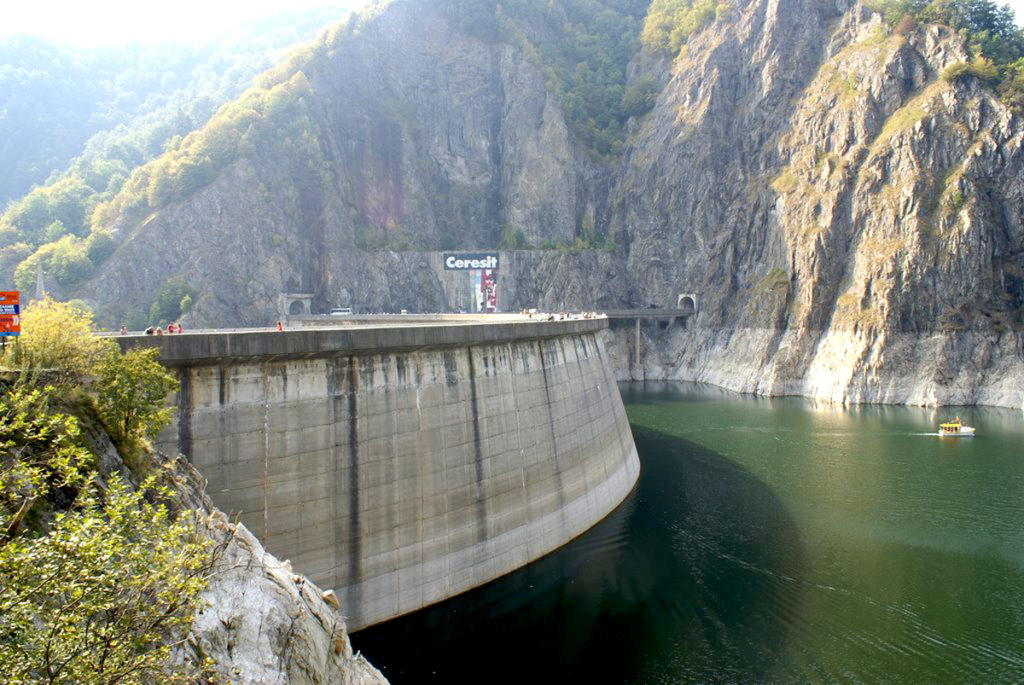 Imagine Stire Jandarm găsit împușcat lângă Barajul Vidraru! Se ia în calcul sinuciderea | 2review.ro
