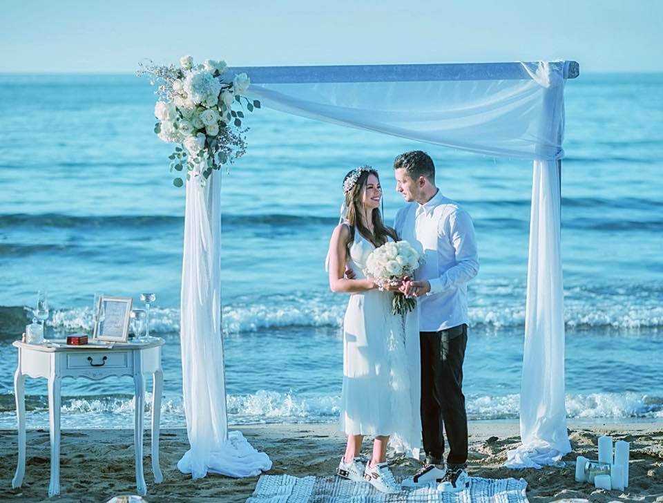 Flick și Miss Planet, nuntă de vis în Creta. Prima poezie compusă de Domnul Rimă după ce s-a a însurat “De azi, în fiecare zi…”