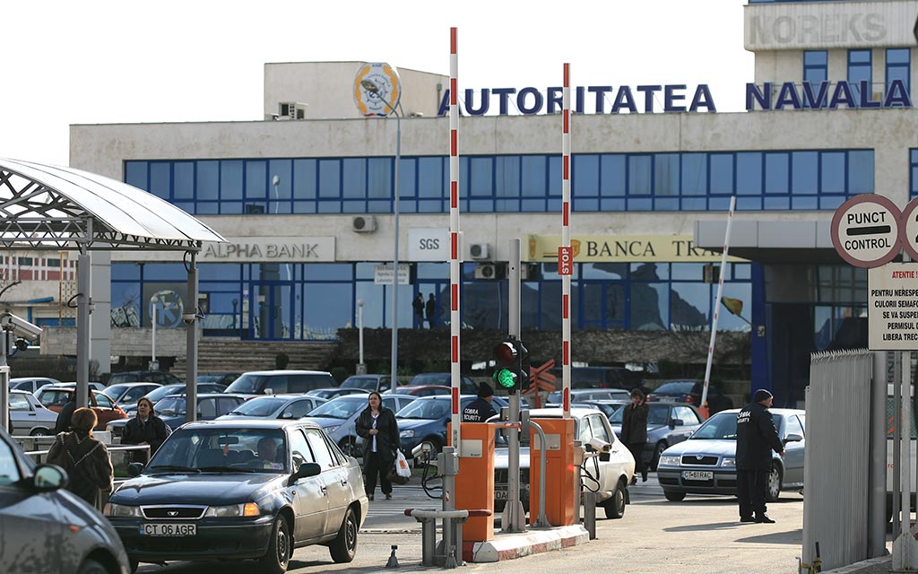 Imagine Stire Focar de infectare cu virusul SARS-CoV-2 la Autoritatea Navală Română. Cinci angajaţi, depistați pozitiv | 2review.ro