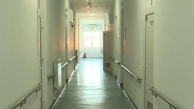 Imagine Stire Un bărbat din Turda a fugit din spital când a aflat că are COVID-19. Explicațiile sunt halucinante | 2review.ro