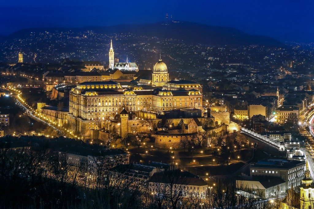 Imagine Stire Este oficial. Elevii din Ungaria vor începe școala pe 1 septembrie | 2review.ro
