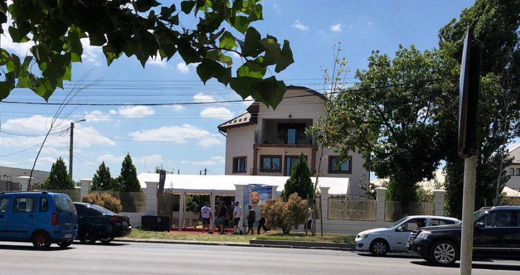 Imagine Stire Priveghiul lui Emi Pian, supravegheat cu elicopterul! Ce le-au cerut polițiștii celor din clanul Duduianu | 2review.ro