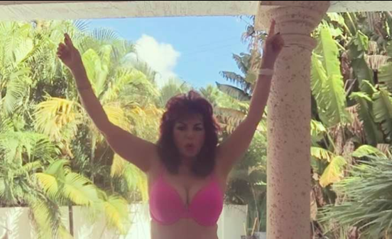 Imagine Stire Carmen Harra, în costum de baie la 65 de ani: ”Am curajul să pun…” Ce mesaj le-a trimis siliconatelor | 2review.ro