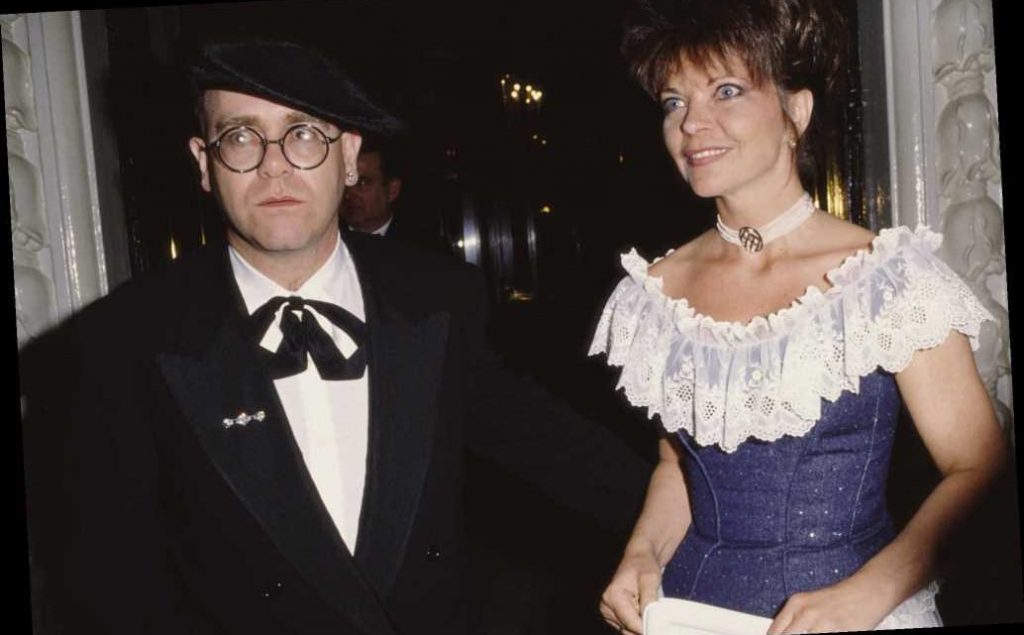Imagine Stire Mărturisirile surprinzătoare ale fostei soții a lui Elton John! A recunoscut că a încercat să se sinucidă în timp ce se afla în luna de miere. Ce a împins-o să recurgă la gestul extrem | 2review.ro